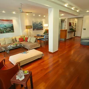 https://the-lux-gorgeous-apartment.hotels-of-thessaloniki.com